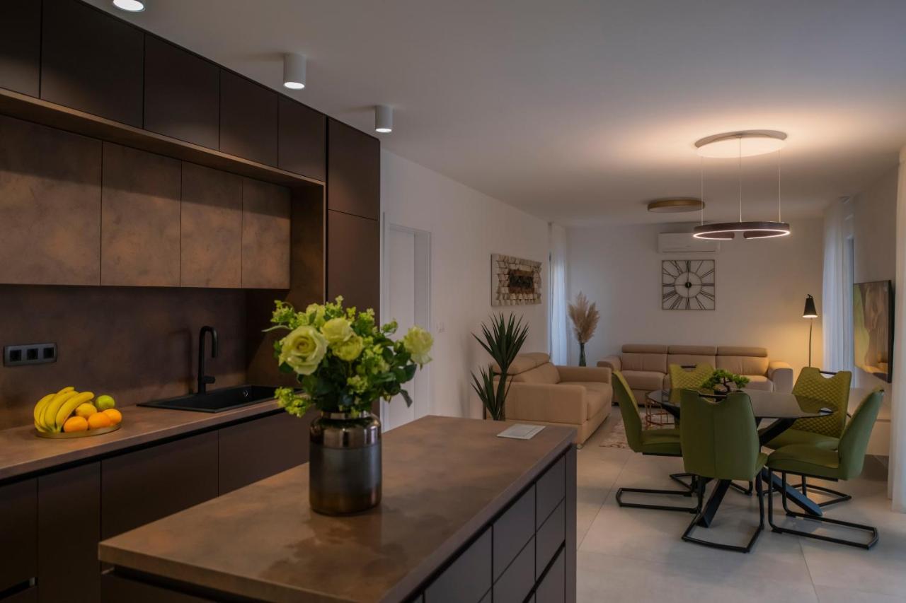 Villa Magna Luxury Apartments Murter Exterior photo